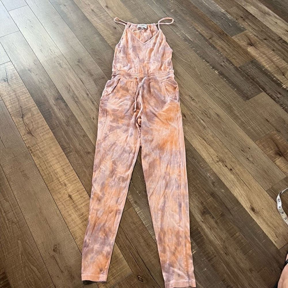 Wildfox Women's Pink and Purple
Jumpsuit size xs